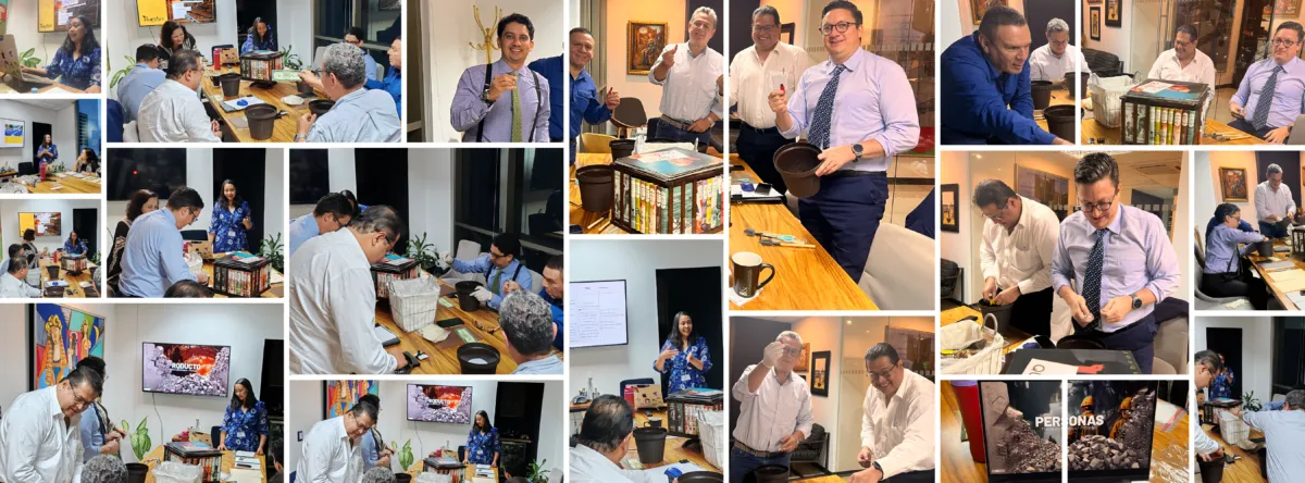 Collage fotográfico de un taller de planificación estratégica colaborativa para los años 2025-2030. Muestra a gerentes y socios de la empresa Proteger sonriendo e interactuando en una actividad práctica de 'minería' de ideas, liderada por consultores de Andes Development. Las pantallas del fondo muestran conceptos clave de crecimiento integrados en la temática de la mina de oro.